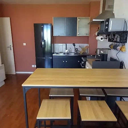 Apartament 3 Pieces Avec Parking Et Balcon - *