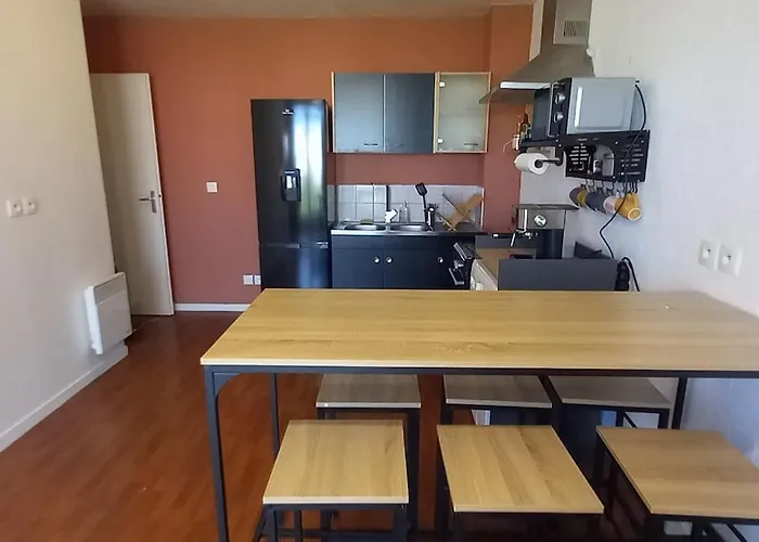 Apartament 3 Pieces Avec Parking Et Balcon - *